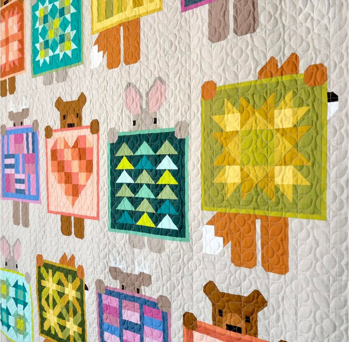 Show and Tell Quilt Kit by Elizabeth Hartman featuring Bella Solids ...